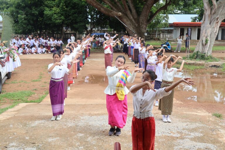 ประเพณีแห่วันเข้าเทียนพรรษา